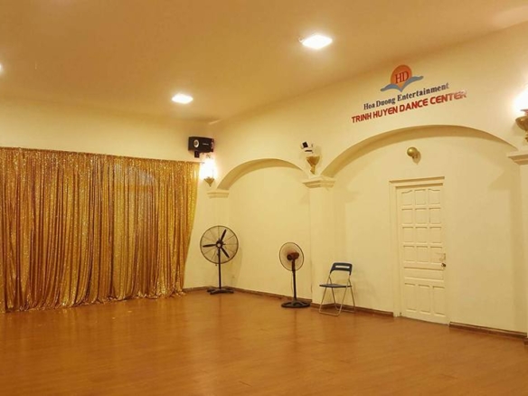 Phòng tập nhảy Trịnh Huyền Dance Center, Quận Đống Đa