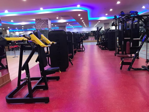 cau-lac-bo-the-hinh-Rocky-Fitness-Center (2)