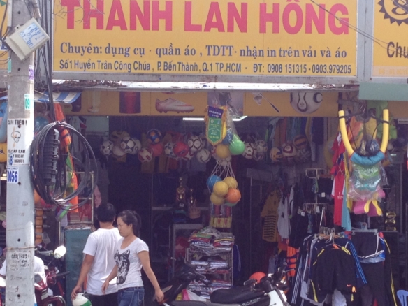 Hồng Thanh Lan- Cửa hàng quần áo, phụ kiện thể thao, Quận 1
